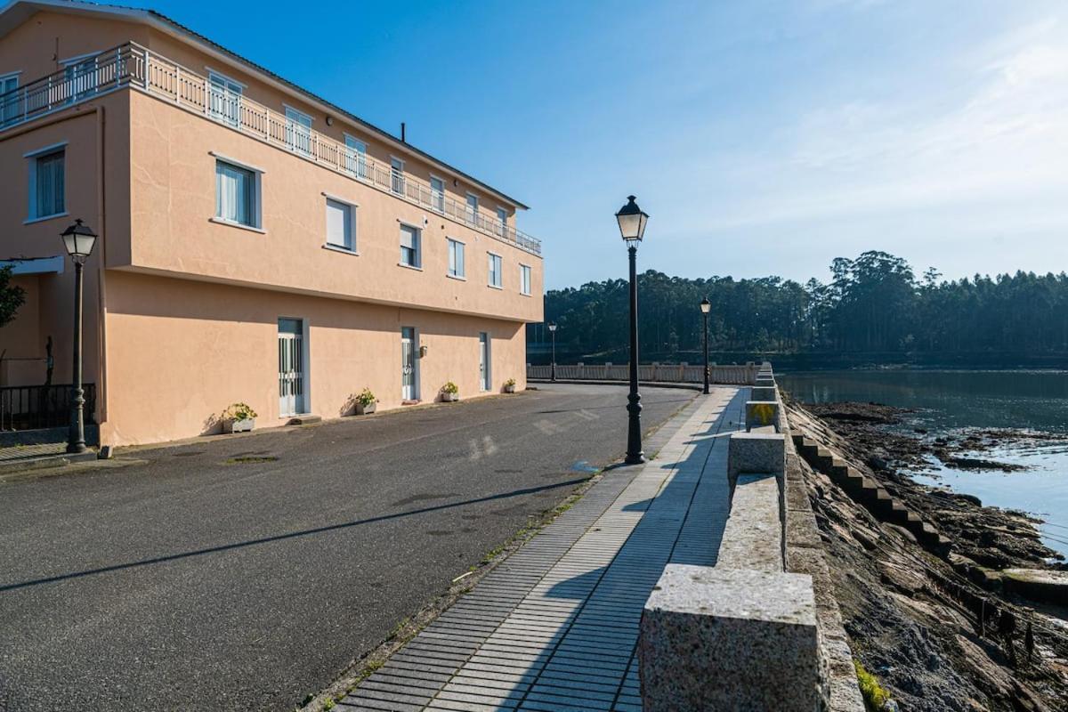 Apartamento céntrico con vistas al mar Villanueva De Arosa Esterno foto